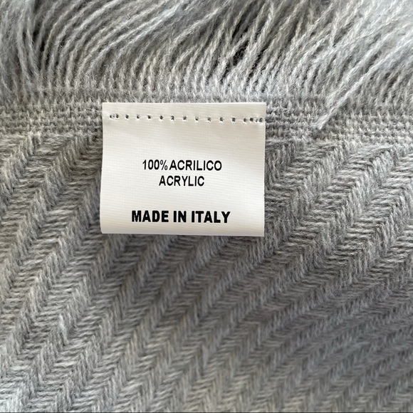 Terra Di Siena Tweed Scarf with Fringe Grey - Picture 8 of 12